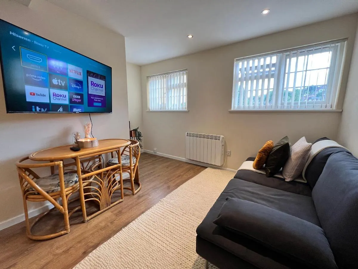 Lovely 2-Bedroom Apartment In A Great Location contacts